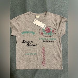 NWT URBAN OUTFITTERS CROPPED TEE. SIZE L